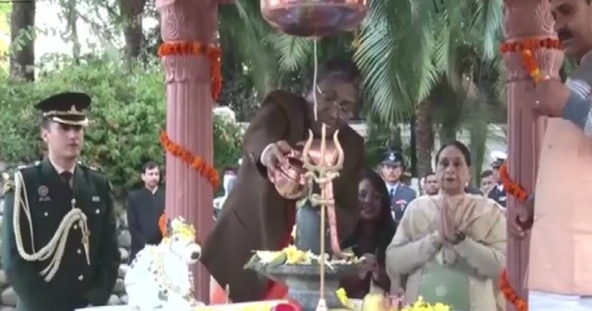 President Murmu performs rudrabhishek at Uttarakhand Raj Bhavan temple